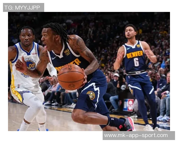 海兰德半场表现抢眼5投3中贡献12分1篮板2助攻1抢断助力全队